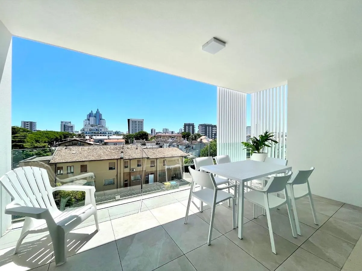 C Palace - Carraro Immobiliare Jesolo - Family Apartments 0*, Lido di Jesolo